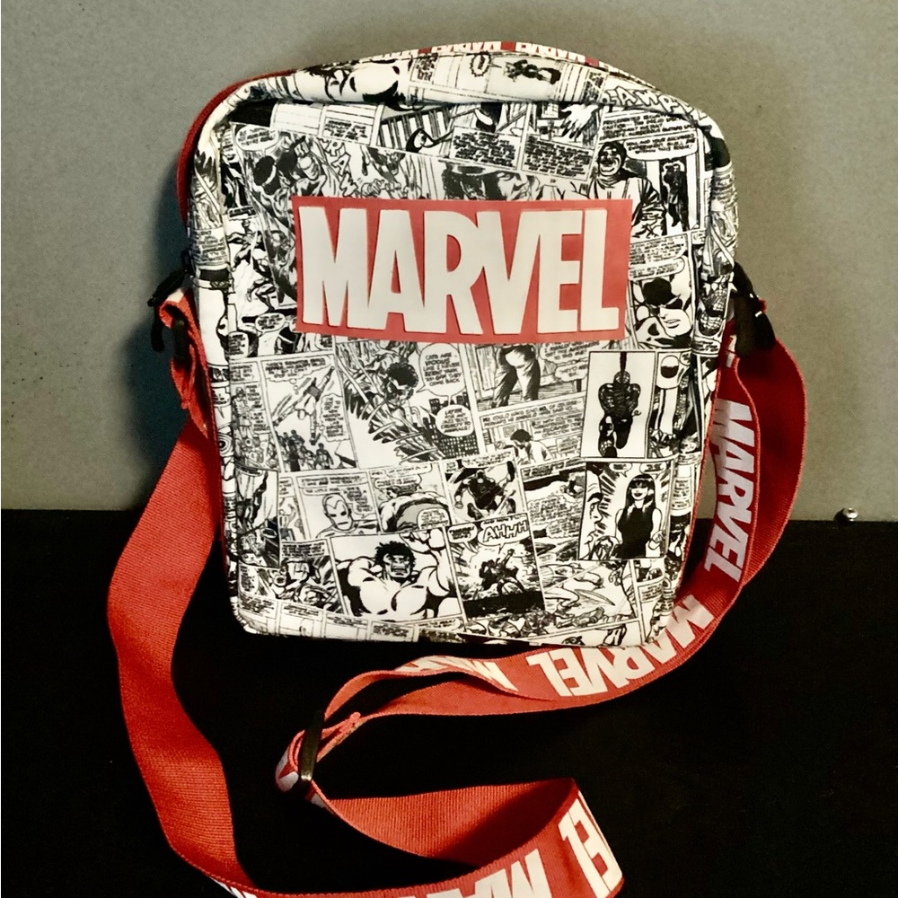 Marvel Black and White Comic Book Bag and matching wallet - Picture 2 of 7